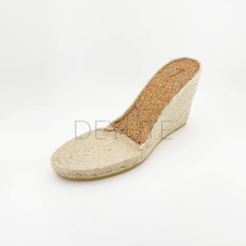 modelo Aston Martin lat2